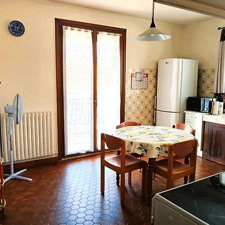 Spacieux Appartement Proche Centre Et Piscine Condom Exteriér fotografie