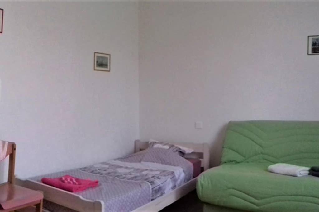 Spacieux Appartement Proche Centre Et Piscine Condom Exteriér fotografie