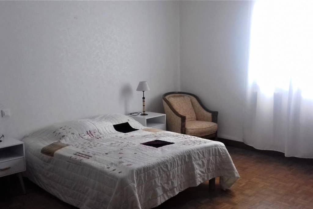 Spacieux Appartement Proche Centre Et Piscine Condom Exteriér fotografie